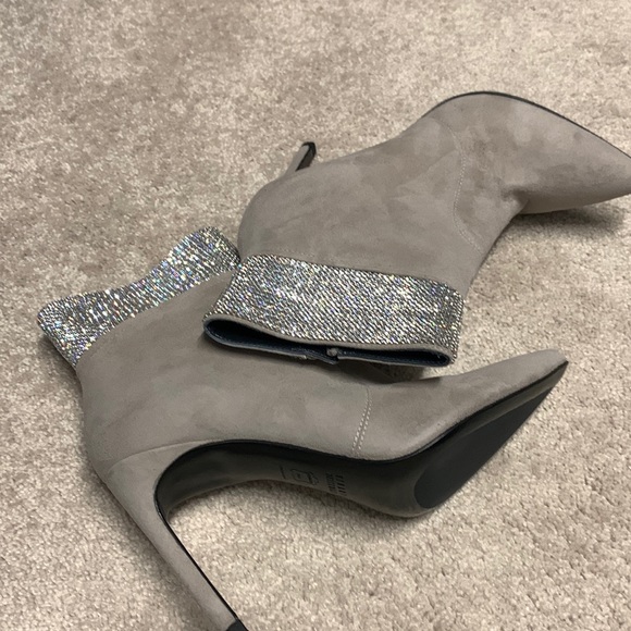 Stuart Weitzman Shoes - Brand new Stuart Weitzman size 7.5 Highbeams fossil